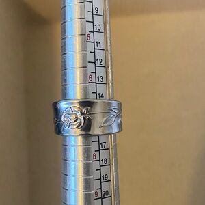 Rose engraved spoon ring